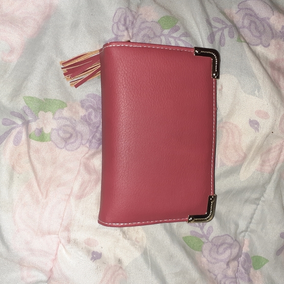 Wallets - Picture 5 of 6
